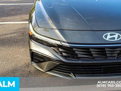 Used 2025 Hyundai Elantra SEL FWD image 10