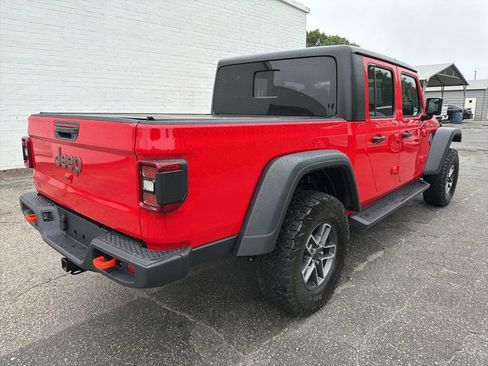 Used 2024 Jeep Gladiator Mojave w/ Technology Group AWD/4WD image 2