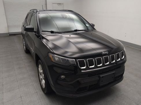 Used 2023 Jeep Compass Latitude AWD/4WD image 13