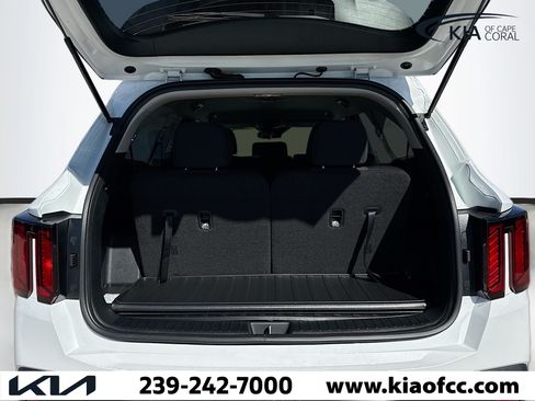New 2026 Kia Sorento LX FWD image 11