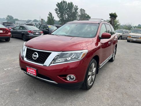 Used 2013 Nissan Pathfinder Platinum w/ Platinum Premium Pkg AWD/4WD image 2