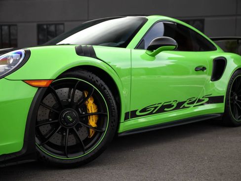 Used 2019 Porsche 911 GT3 RS RWD image 5