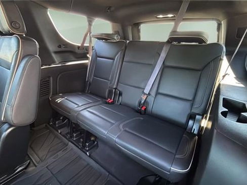 Used 2023 Chevrolet Suburban Premier AWD/4WD image 34