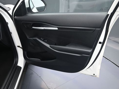 Certified 2024 Kia Seltos LX image 34