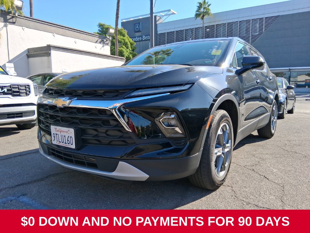 Used 2025 Chevrolet Blazer LT AWD/4WD image 1