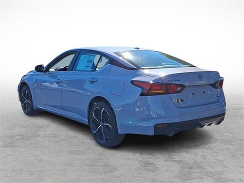 New 2025 Nissan Altima 2.5 SR image 3