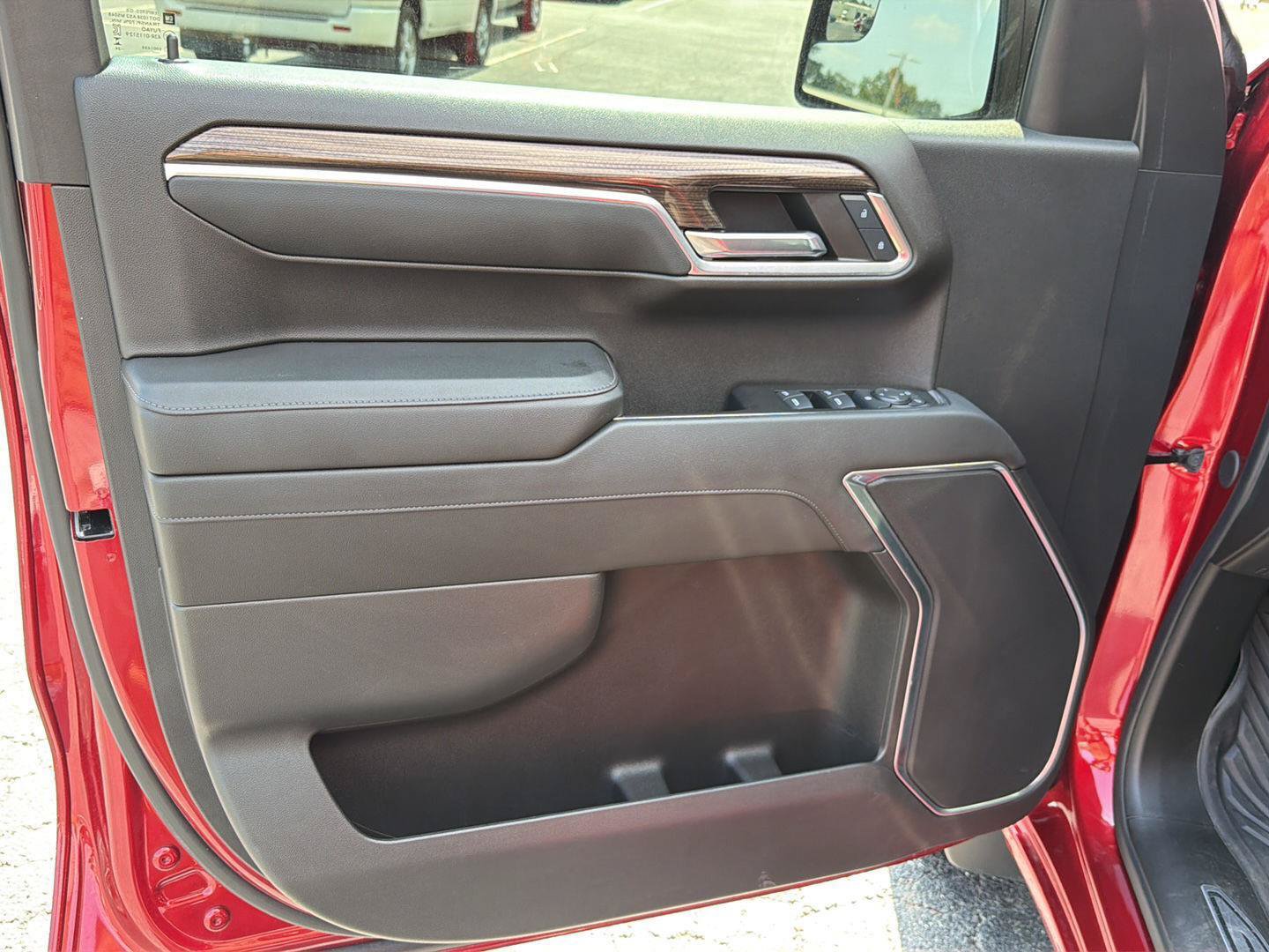 Used 2024 Chevrolet Silverado 1500 RST AWD/4WD image 16