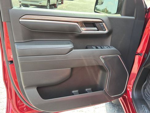 Used 2024 Chevrolet Silverado 1500 RST AWD/4WD image 16