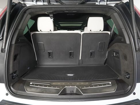 Used 2026 Cadillac Escalade Platinum Luxury w/ LPO, Floor Liner Package AWD/4WD image 12