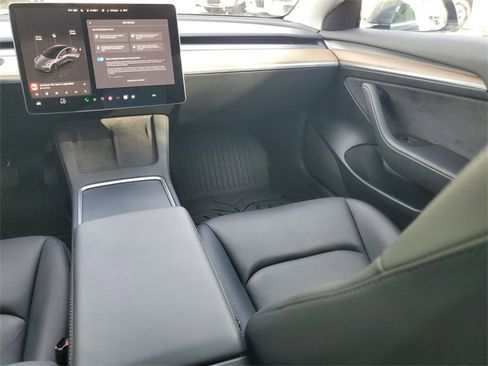 Used 2023 Tesla Model 3 Standard Range image 14