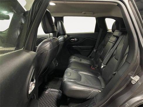Used 2015 Jeep Cherokee Limited image 13