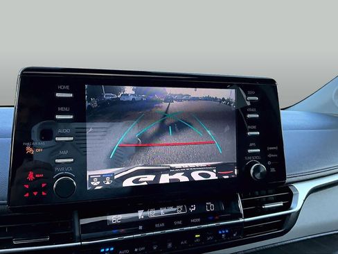Certified 2022 Toyota Sienna Limited FWD image 26