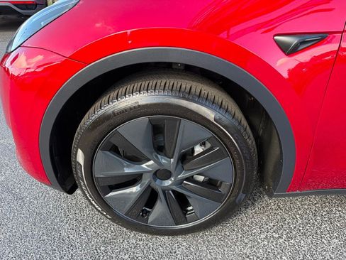 Used 2025 Tesla Model Y Long Range image 37