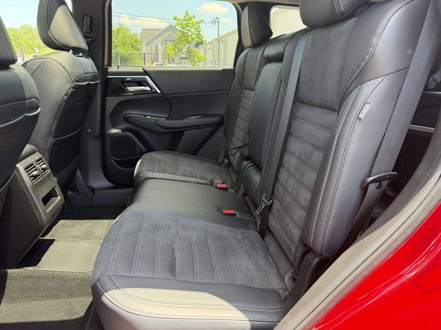 Used 2024 Mitsubishi Outlander SE AWD/4WD image 15