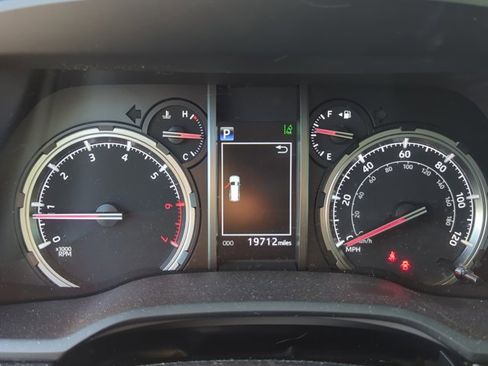 Used 2023 Toyota 4Runner TRD Off-Road Premium w/ Moonroof Package AWD/4WD image 16