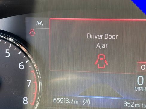 Used 2021 Ford Explorer XLT RWD image 8