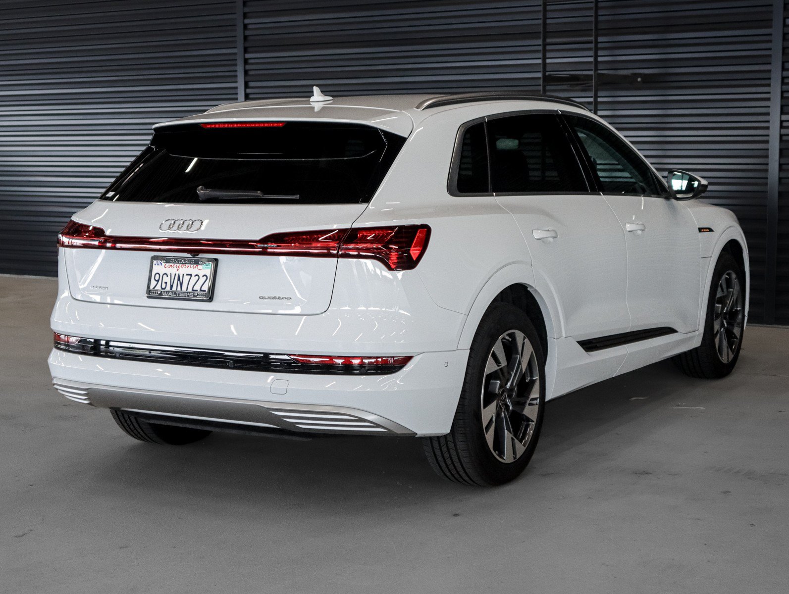 Used 2023 Audi e-tron Premium Plus w/ Premium Plus Package AWD/4WD image 14