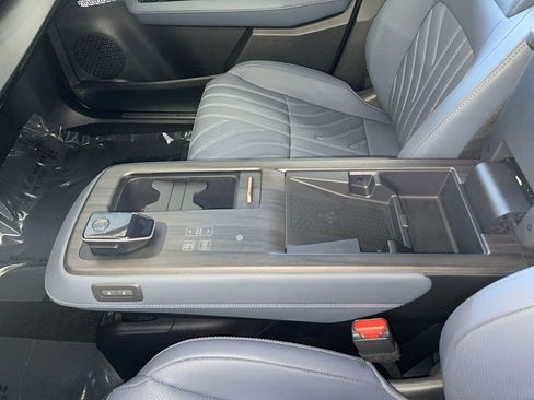 Certified 2025 Nissan Ariya Platinum image 27