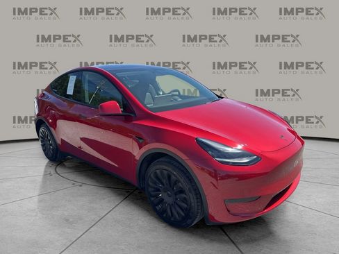 Used 2023 Tesla Model Y Long Range image 7
