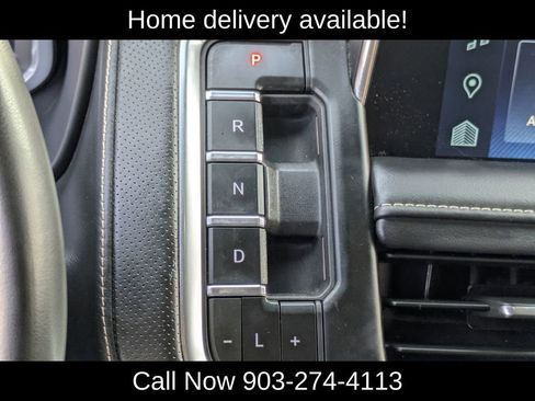 Used 2023 Chevrolet Suburban Premier image 16