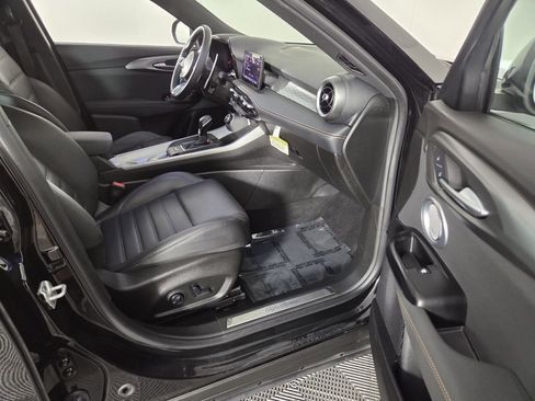 Used 2025 Alfa Romeo Tonale Veloce w/ Premium Package image 30