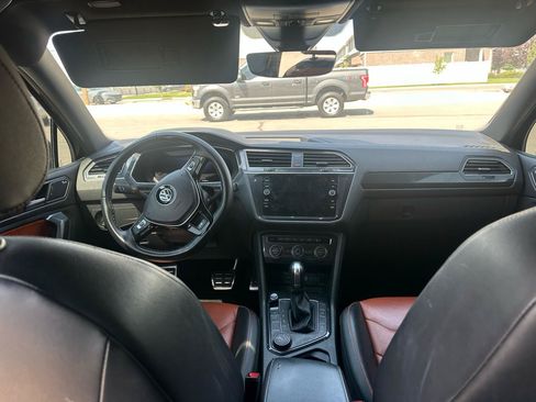 Used 2019 Volkswagen Tiguan SEL Premium R-Line w/ 3rd Row Seat Package AWD/4WD image 8