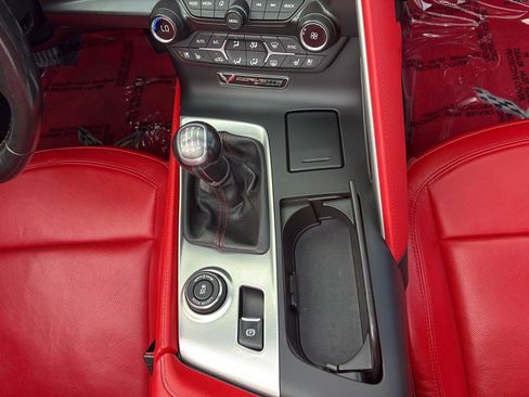 Used 2018 Chevrolet Corvette Stingray Convertible RWD image 23