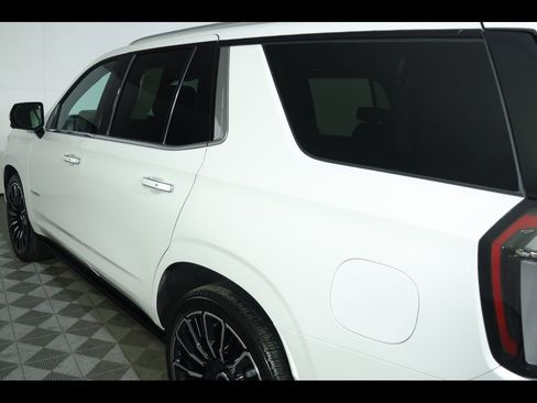 Used 2025 Chevrolet Tahoe High Country w/ LPO, Illumination Package image 22