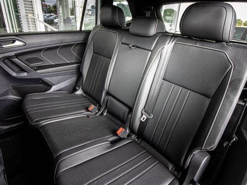 Used 2022 Volkswagen Tiguan SE R-Line FWD image 27