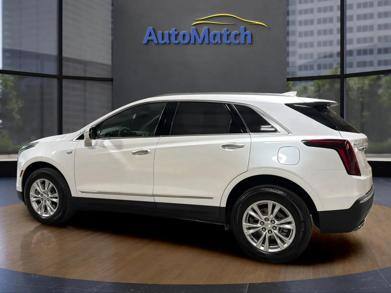 Used 2025 Cadillac XT5 Luxury w/ LPO, Floor Liner Package FWD image 8