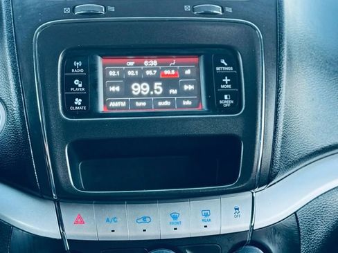 Used 2018 Dodge Journey SE w/ Popular Equipment Group FWD image 17