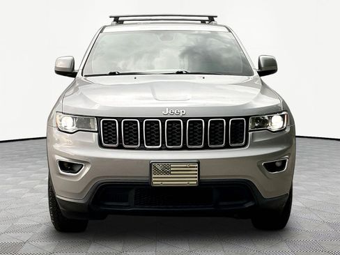 Used 2020 Jeep Grand Cherokee Laredo AWD/4WD image 2