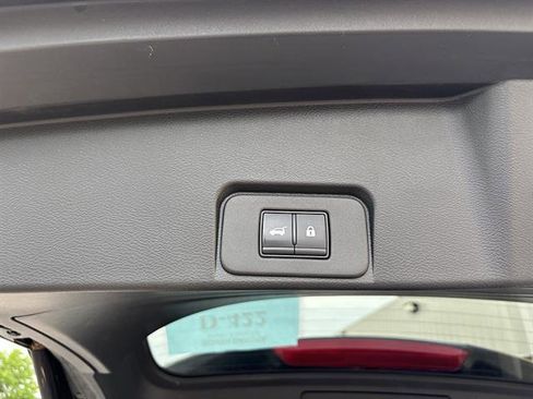 Used 2023 Nissan Rogue SL AWD/4WD image 29