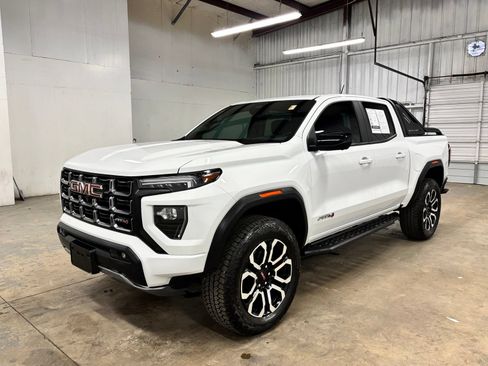 Used 2025 GMC Canyon AT4 w/ Nightfall Edition AWD/4WD image 3