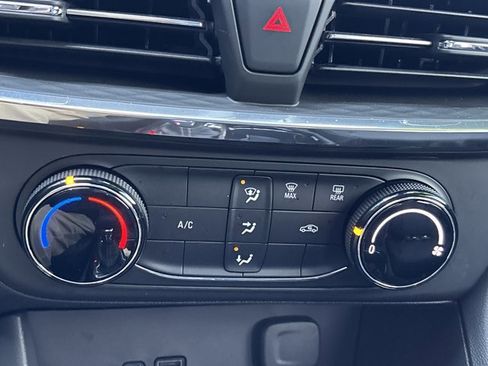 Used 2025 Buick Encore GX Preferred image 32