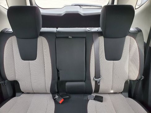 Used 2011 Chevrolet Equinox LT FWD image 22