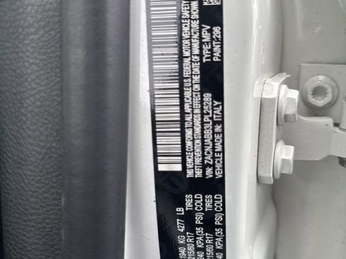 Used 2020 Jeep Renegade Latitude image 33