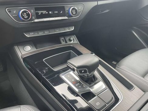 Used 2022 Audi Q5 2.0T Premium w/ Convenience Package AWD/4WD image 30