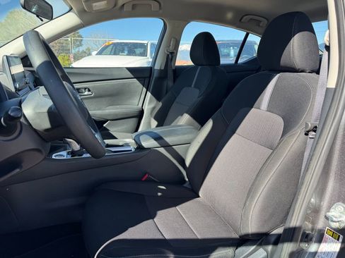 Used 2025 Nissan Sentra SV FWD image 7