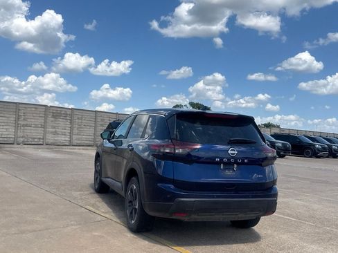 Certified 2025 Nissan Rogue SV AWD/4WD image 18