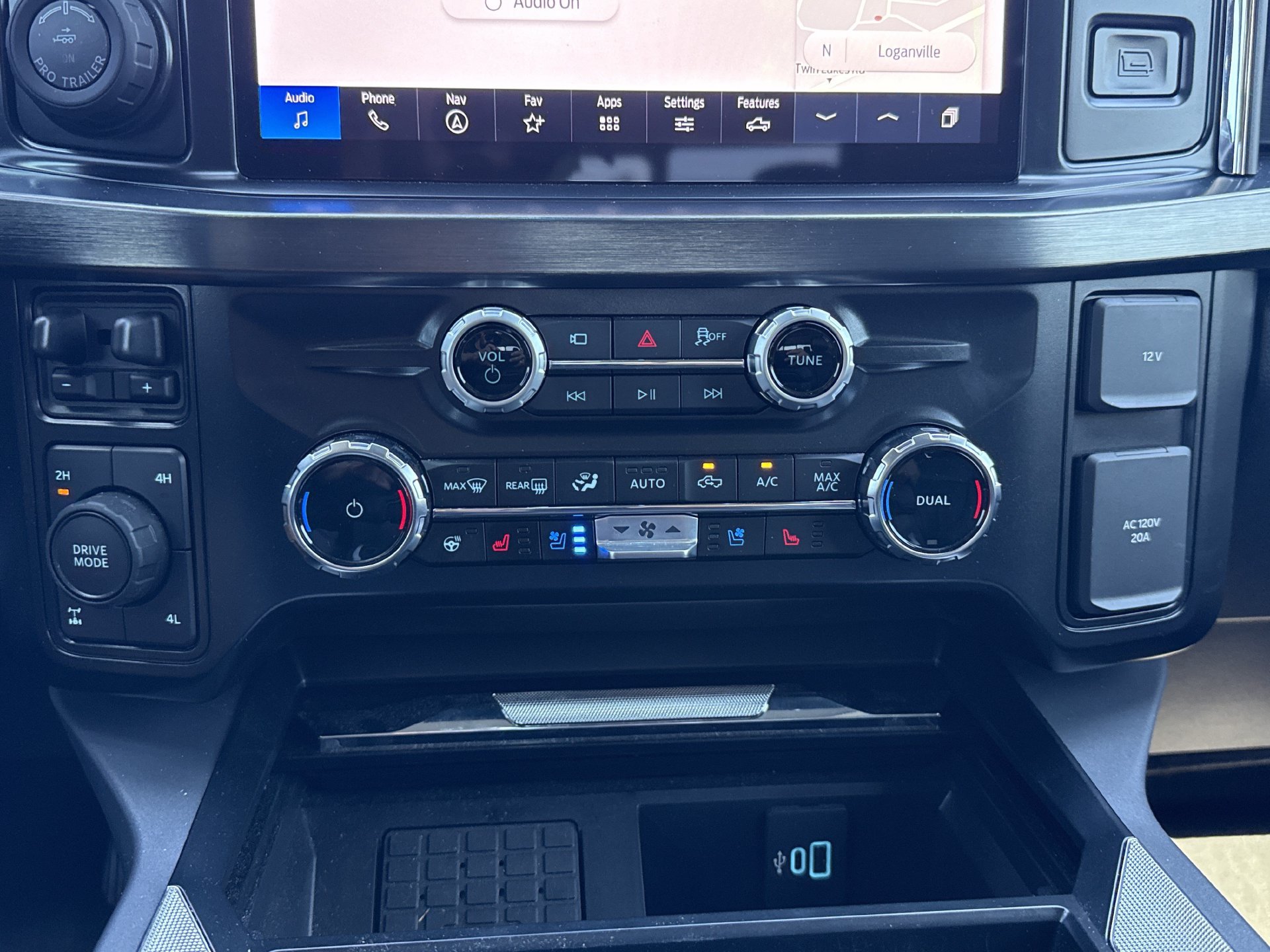 Used 2025 Ford F250 Lariat w/ Lariat Ultimate Package AWD/4WD image 4