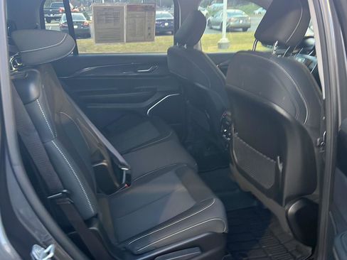 Used 2021 Jeep Grand Cherokee L Laredo w/ Luxury Tech Group I image 13