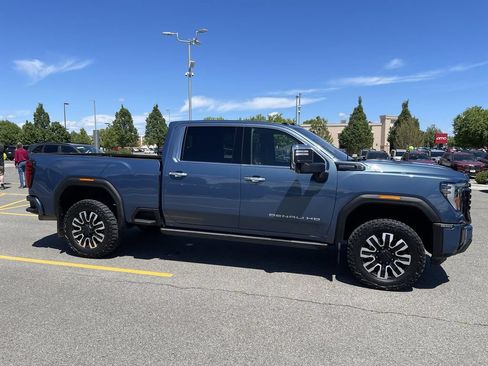 Used 2024 GMC Sierra 2500 Denali Ultimate AWD/4WD image 10