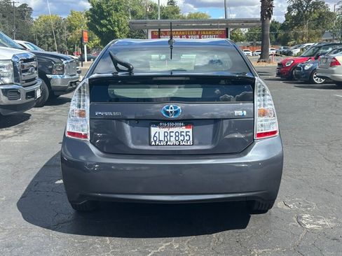 Used 2010 Toyota Prius III image 4