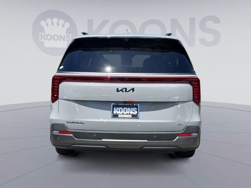 New 2026 Kia Carnival SX Prestige FWD image 5