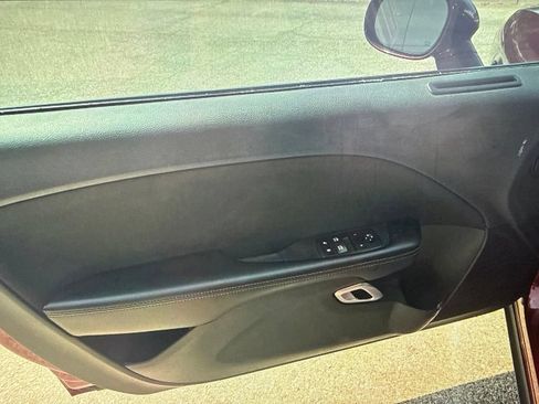 Used 2019 Dodge Challenger SXT RWD image 10