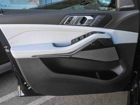 New 2026 BMW X5 sDrive40i w/ M Sport Package image 17