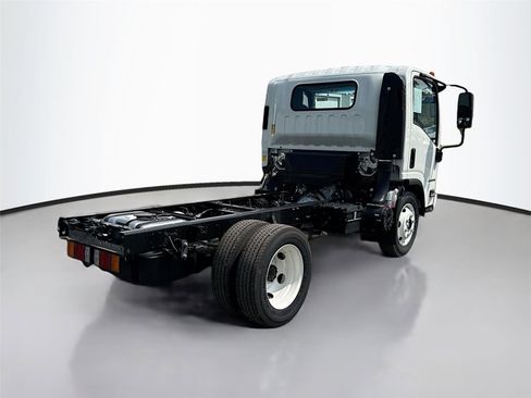 New 2025 Chevrolet Low Cab Forward image 7