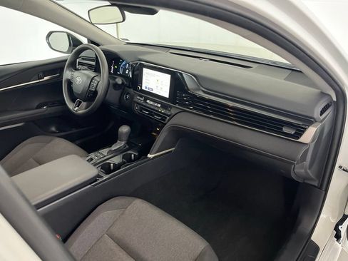 Used 2025 Toyota Camry LE FWD image 22