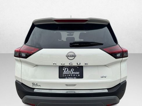 Used 2023 Nissan Rogue SV image 6